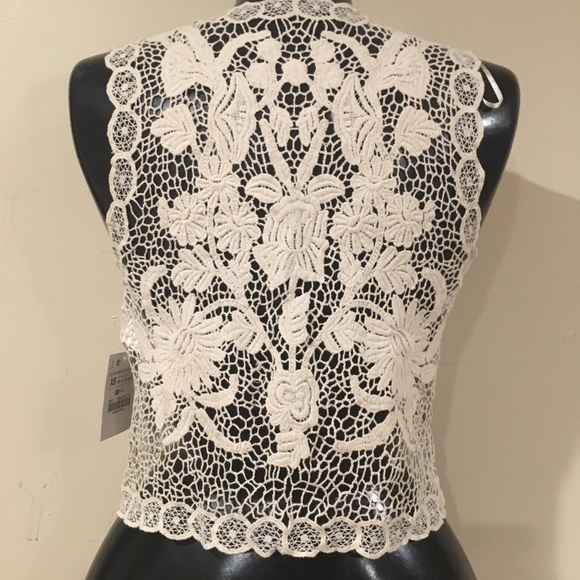 😍NWT ZARA crochet & lace Top - Picture 2 of 9